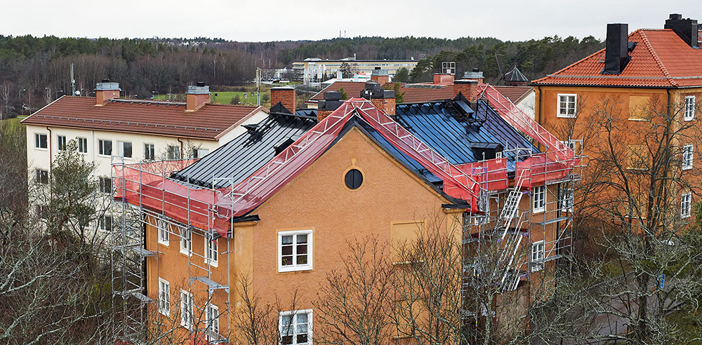 Plåtomläggning på BRF i Bromma