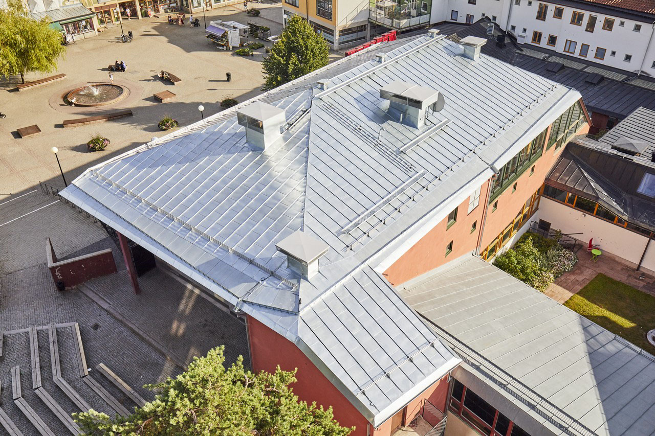 Plåtomläggning Årsta torg